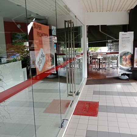 צ'ראס Hotel Zamburger Bukit Segar מראה חיצוני תמונה