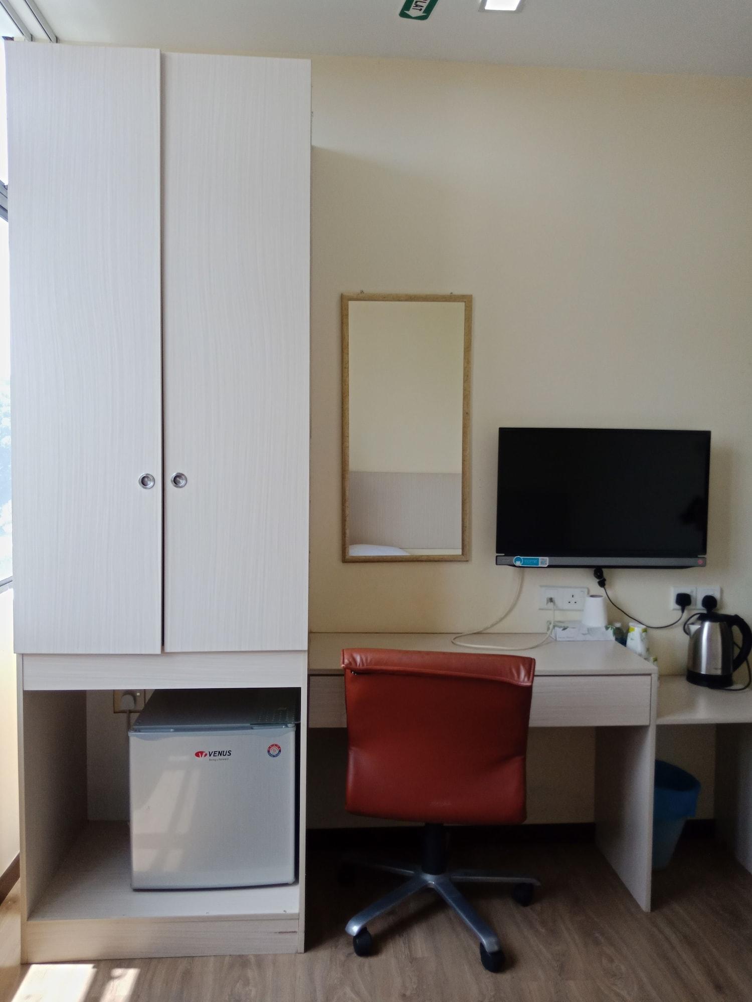 צ'ראס Hotel Zamburger Bukit Segar מראה חיצוני תמונה