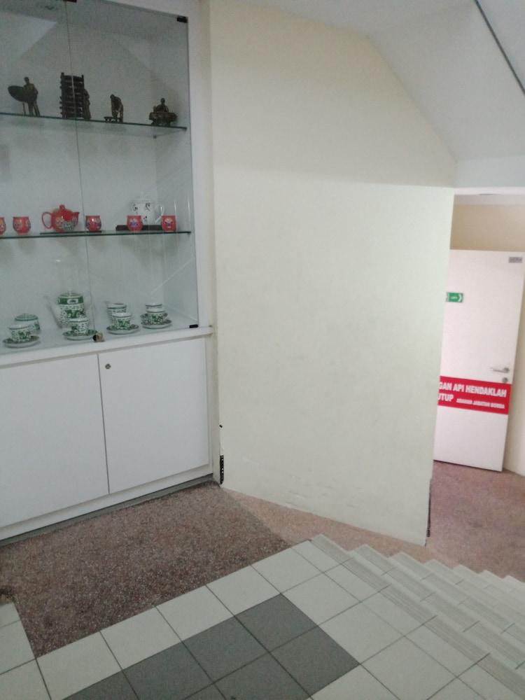 צ'ראס Hotel Zamburger Bukit Segar מראה חיצוני תמונה