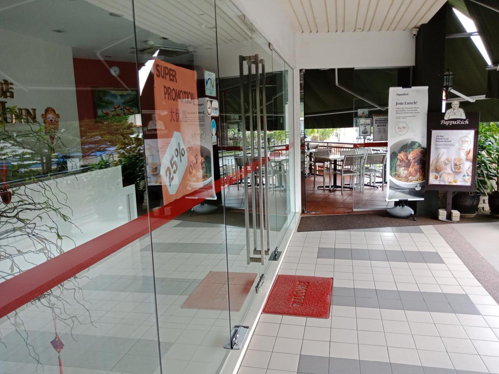 צ'ראס Hotel Zamburger Bukit Segar מראה חיצוני תמונה