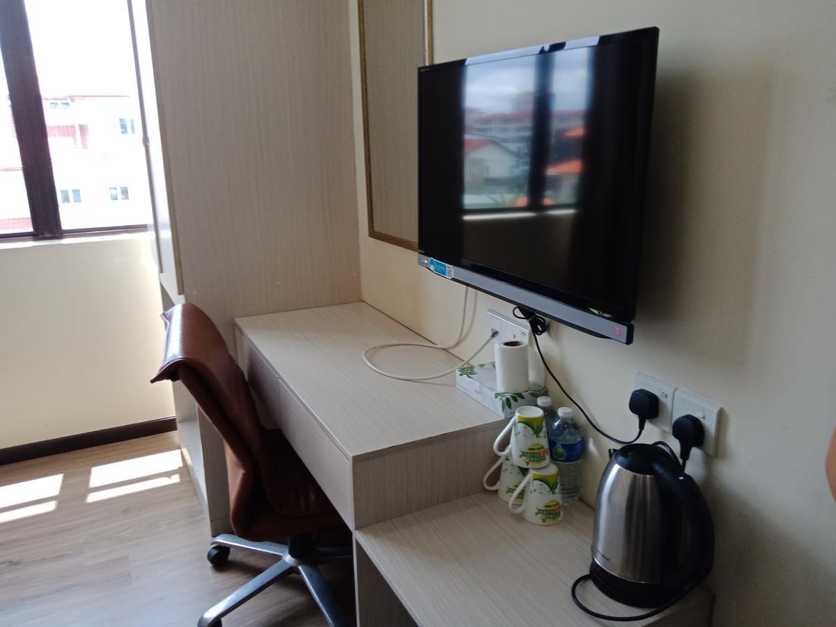 צ'ראס Hotel Zamburger Bukit Segar מראה חיצוני תמונה