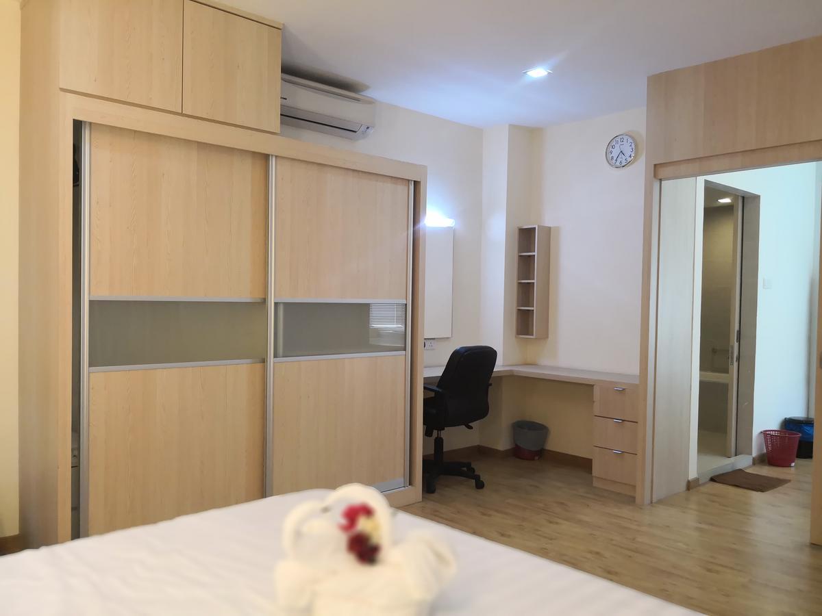 צ'ראס Hotel Zamburger Bukit Segar מראה חיצוני תמונה